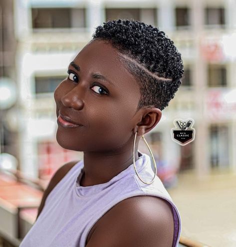 Fade Haircut Women, Low Cut Hairstyles, Crown Inspiration, Natural Hair Haircuts, Short Fade Haircut, Short Hair Styles African American, Short Natural Haircuts, Cabello Afro Natural, Short Hair Designs