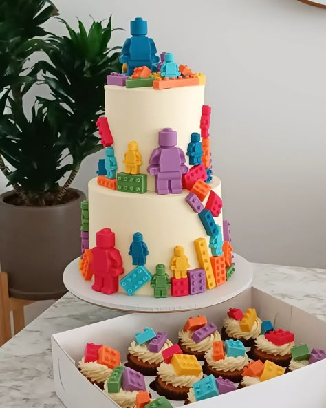 Lego-themed two tier birthday cake with edible bricks and Lego characters Lego Party For Adults, Lego Themed Birthday Party Decoration, Lego Brick Cake, Lego Pasta, Easy Lego Cake, Lego Cake Ideas, Lego Blocks Cake, Two Tier Birthday Cake, Lego Themed Cake