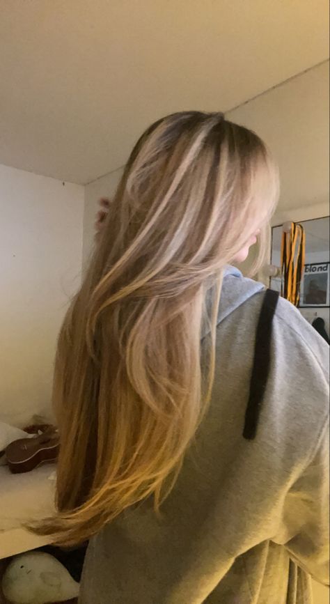 Natural Blonde Inspo Hair, Layers With Blonde Hair, Long Thick Blonde Hair With Layers, Blonde Hair Inspiration Long Straight, Butterfly Haircut Long Hair Blonde, Super Long Blonde Hair With Layers, Blonde Balayage With Long Layers, Long Layers With Blonde Highlights, Blonde With Long Layers