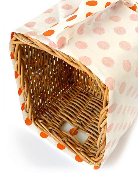 Basket Liner Diy, Wicker Basket Makeover, Picnic Basket Diy, Fabric Basket Liners, Bike Basket Liner, Easter Basket Liner, Diy Easter Basket, Basket Makeover, Custom Easter Baskets