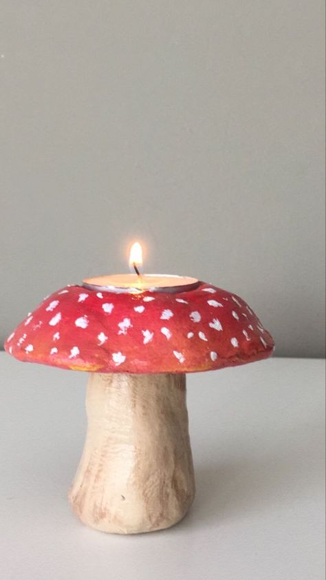 Diy Mushroom Candle Holder, Hippy Ceramics, Mushroom Sculpture Art, Aesthetic Sculpture Diy, Mushroom Art Clay, Clay Mushrooms Sculpture, Clay Sculptures Aesthetic, Nature Clay Art, Clay Art Candle Holders