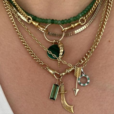 https://www.instagram.com/p/CdqSE9yowB9/?igshid=MDJmNzVkMjY= Jenna Allard, Jewellery Stacking, Necklace Stacks, Maximalist Jewelry, Neck Stack, Layered Gold Jewelry, Jewelry Mood Board, How To Have Style, Stacking Jewelry