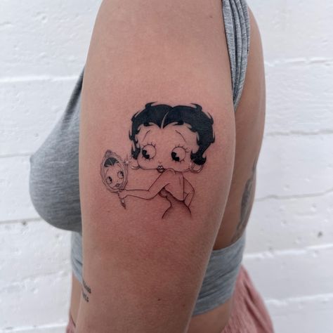 Betty Boop And Pudgy Tattoo, Betty Boop Mirror, Betty Bop Tattoo Ideas, Betty Boop Tattoo Design, American Traditional Betty Boop Tattoo, Betty Boop Fairy Tattoo, Simple Betty Boop Tattoo, Betty Boop Tattoo Ideas Small, Looking In Mirror Tattoo