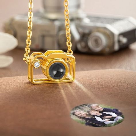 Customized Camera Photo Projection Sterling Silver Necklace - CALLIE Photo Projection Necklace, Camera Charm, Tiny Camera, Projection Necklace, Photographer Gifts, Jewelry Accessories Ideas, Jewelry Lookbook, Delicate Design, Maquillaje Natural