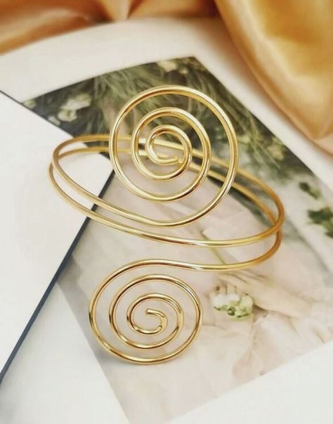 Armlet Gold, Gold Arm Cuff, Arm Bangles, Bracelet Arm, Arm Bracelet, Golden Spiral, Arm Jewelry, Arm Bracelets, Spiral Pattern