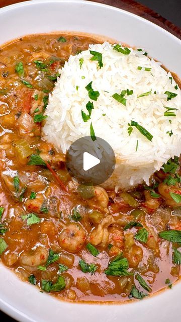 Marisa D. | Louisiana Creole | Recipes on Instagram: "Crawfish étouffée is one of my favorite dishes to cook. It’s really simple and full for flavor.   ✨ There are a million in one ways to make a étouffée, but this is how I specifically make crawfish or shrimp étouffée.   ✨I make chicken and sausage étouffée slightly different.    ✨ To make a roux In general, you want to do a 1 to 1 ratio, part flour and one part oil. Or you could use butter or bacon grease, depending on what you prefer and the flavor you want in the end.  ✨ For an étouffée you want to get your roux to a deep light brown color, similar to the color of peanut butter. Make it even darker for a gumbo.   ✨Add all your fresh seasonings to cool down the roux.   ✨ For any seafood étouffée I like to use a seafood broth as well. Si Seafood Etouffee, How To Cook Crawfish, Chicken Etouffee, Shrimp Broth, Crawfish Étouffée, Seafood Broth, Nola Recipes, Dishes To Cook, Creole Gumbo