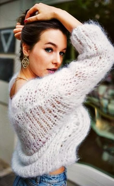 white mohair wool sweater top. Fuzzy Sweater Dress, Fluffy Sweater, Angora Sweater, Mohair Cardigan, Stylish Sweaters, Knitwear Fashion, Mohair Wool, Mohair Sweater, Knitting Girls