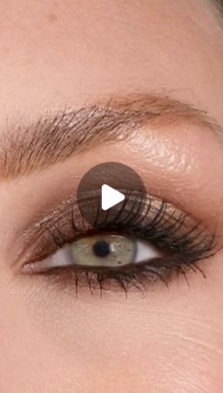 Nicola Chapman Haste on Instagram: "Victoria Secret eye using Victoria Beckham products. 40 second Smokey eye make up video using the @victoriabeckhambeauty eyeliner that everyone is talking about. Long wear crease proof eyeshadow stick in caramel £32 and available in 7 shades. satin Kajal liner in cocoa available in 16 shades with different payoff and finishes, 7 Matte, 4 jewel and 5 shimmer £30 when purchasing you have an option to add a free sharpener. Make sure you click the button so you don’t miss out. these eyeliners are beautiful. Really easy to use really durable and sharpen well. #smokeyeye #eyemakeup #victoriabeckham #victoriabeckhambeauty #victoriasecret" Victoria Beckham Eyeshadow, Victoria Beckham Kajal Eyeliner, Modern Smokey Eye, Victoria Beckham Eyeliner, How To Do Smokey Eye, Black Tie Event Makeup, Best Eye Shadow Palette, Smokey Eye Makeup Video, Victoria Beckham Makeup