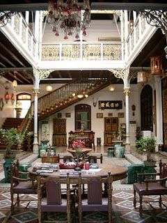 Quintessential Baba Nyonya Architecture in South East Asia. #nyonya #baba #asia #architecture Peranakan Architecture, Baba Nyonya, Singapore Architecture, Malacca Malaysia, Travel Singapore, Indochine Style, Pulau Pinang, Marguerite Duras, Chinese House