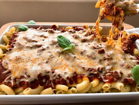 Baked Pasta Bolognese Bolognese Recipes, Pasta Bolognese, Hearty Casseroles, Bolognese Recipe, Baked Pasta, Hot Italian Sausage, Pasta Shapes, Chicken Sausage, Meat Sauce