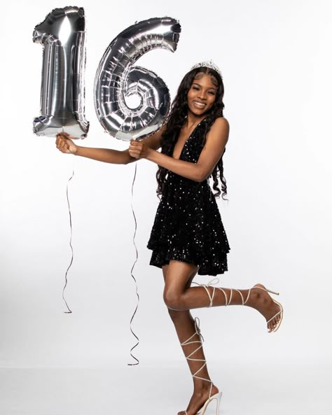 Sweet 16 Black Photoshoot, Black Sweet 16 Photoshoot Ideas, Birthday Dress 16 Sweet 16, Sweet 16 Photoshoot Black, Sweet 16 Black Women, Sweet 16 Photoshoot Ideas 16th Birthday, Sweet 16 Dresses Black Women, 16th Photoshoot Ideas, Sweet 16 Birthday Photoshoot Ideas