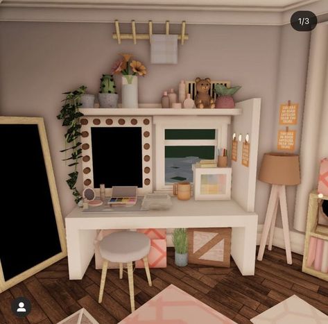 Bloxburg Desk Area Ideas, Cute Rooms Bloxburg, Summer Family Home Bloxburg, Roblox Club Roblox Room Ideas, Blocksburg Vanity Ideas, Shelf Bloxburg Ideas, Bloxburg Makeup Room Ideas, Boo Burg Layout, Small Farmhouse Bloxburg