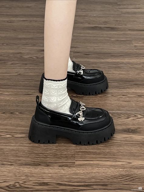 𝑠𝑎𝑣𝑒 = 𝑓𝑜𝑙𝑙𝑜𝑤 , 𝑛𝑜 𝑟𝑒𝑝𝑒𝑎𝑡 Asian Shoes Fashion, Black School Shoes Aesthetic, Korean Shoes Heels, Aesthetic School Shoes, Korean Shoes Aesthetic, Korean School Shoes, Black Shoes For School, Korean Heels, Korean Boots