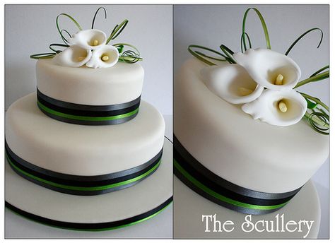 Calla Lilie wedding cake Calle Lily, Calla Lily Wedding Cake, Calla Lily Cake, Simple Wedding Arch, Green Wedding Decorations, Green Cake, Garden Cakes, Big Cakes, Simple Wedding Cake