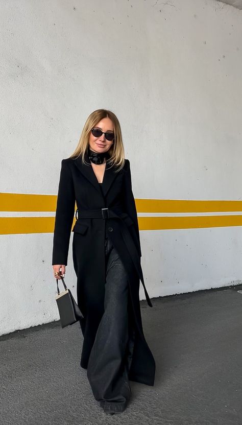 Tailored Coat Outfit, Black Maxi Coat Outfit, Long Wool Coat Outfit, Long Black Coat Outfit, Wedding Skirt Top, Long Black Wool Coat, Silk Bridal Gown, Color Outfits, Cape Wedding Dress