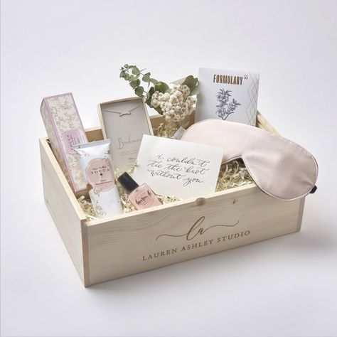 Lauren Ashley Studio Lauren Ashley, Wine Gift Baskets, Creative Diy Gifts, Bridesmaid Gift Boxes, Bridemaids Gifts, Curated Gift Boxes, Bridal Party Proposal, Maid Of Honour Gifts, Personalized Bridesmaid Gifts