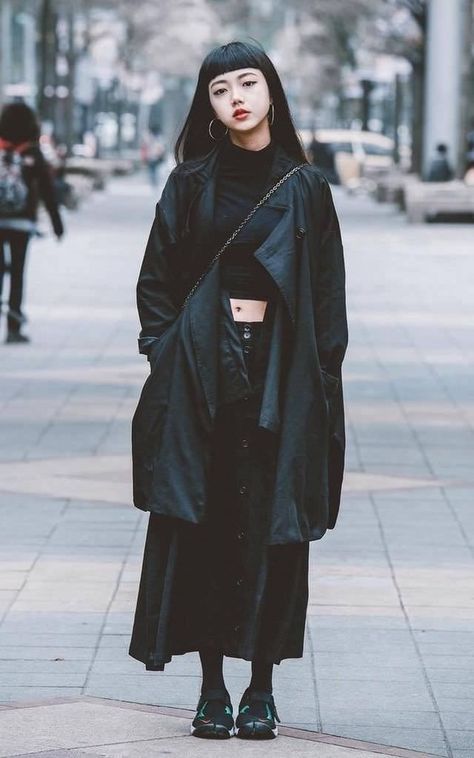 elevated lebowski-core (baggy andro silhouettes and interesting color palettes) - Album on Imgur Mode Harajuku, Mantel Outfit, Mode Ulzzang, Estilo Harajuku, Beanie Outfit, Moda Do Momento, Turtleneck Outfit, 일본 패션, Grunge Vintage