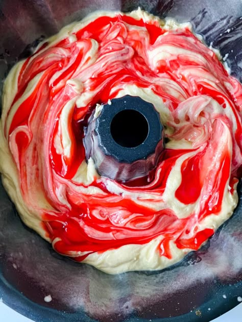 Strawberry Cheesecake Pound Cake, Strawberry Cream Cheese Pound Cake, Swirl Pound Cake, Cheese Pound Cake Recipe, Bunt Cake Recipe, Cream Cheese Bundt Cake, Cream Cheese Pound Cake Recipe, Pound Cake Recipes Easy, Bundt Recipes