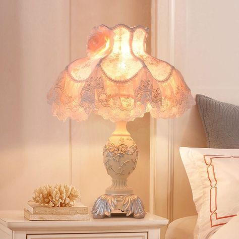 European Resin Table Lamp Romantic Bedside Table Light Lace Vase, Styl Shabby Chic, Style Shabby Chic, Nightstand Lamp, Cute Bedroom Decor, Contemporary Fabric, Rose Decor, Night Table, Table Lamps For Bedroom