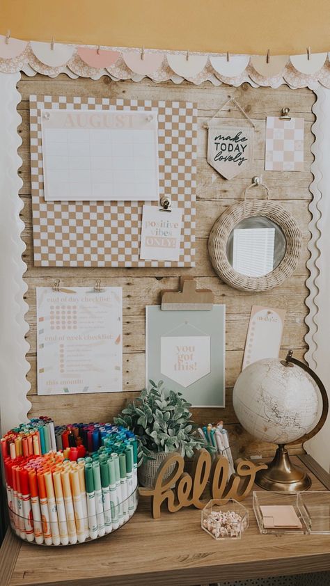 Instagram Teacher At Home Office, Clipboard Wall Classroom, White Classroom Aesthetic, Clean Classroom Aesthetic, Displaying Student Work In Classroom, Cosy Classroom Ideas, Teacher Asthetic Picture Classroom, Headteacher Office Ideas, Ela Teacher Classroom