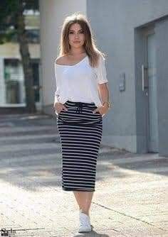 Striped Skirt Outfit, Adidas Superstars, Skirt And Top Dress, Pencil Skirt Outfits, Long Skirt Outfits, Office Casual Outfit, White Striped Skirt, German Fashion, Maxi Skirt Outfits