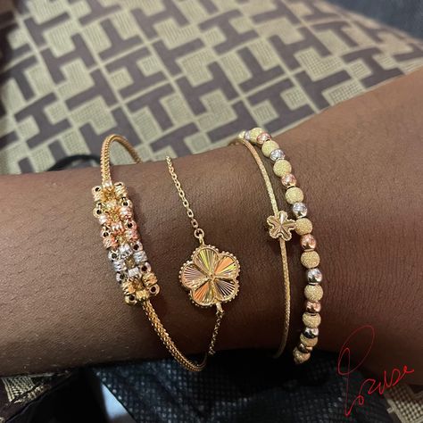 Four gold bracelet on black queen Gold Bracelet Black Women, Gold On Dark Skin, Black Woman Jewellery, Gold On Black Women, Gold Jewellery Black Women, Gold Jewelry On Black Skin Girl, Mahogany Aesthetic, Gold Jewelry Black Women, Black Women Jewelry