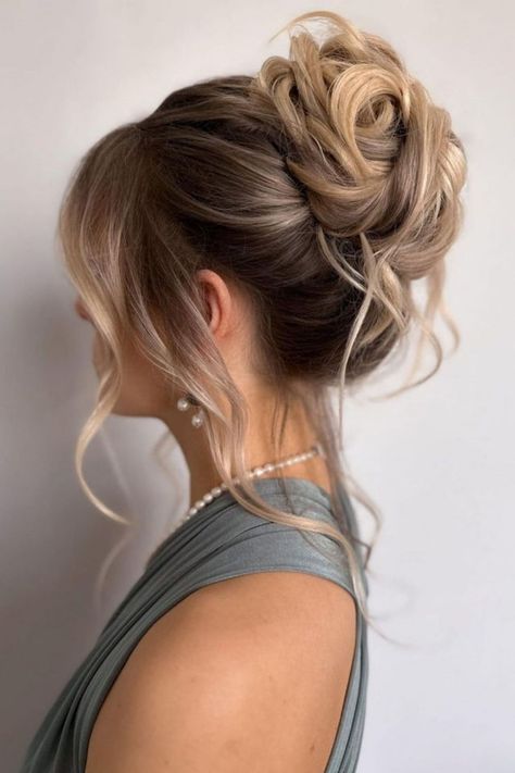 High Messy Bun Short Layered Curly Hair, Thin Hair Updo, Bridesmaid Updo, Textured Curly Hair, Thin Hair Haircuts, Messy Bun Hairstyles, Curly Hair With Bangs, Wedding Hair And Makeup, Messy Bun