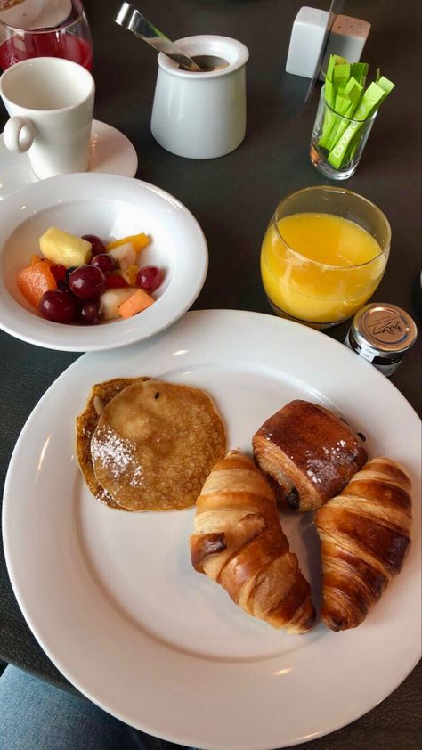 Fake Breakfast Photos, Breakfast Hotel Snapgram, Breakfast Hotel Aesthetic, Food Snapchat Breakfast, Luxury Breakfast Aesthetic, Fake Ig Story Morning, Hotel Breakfast Aesthetic, Breakfast Snapchat Stories, Breakfast Aesthetic Mornings