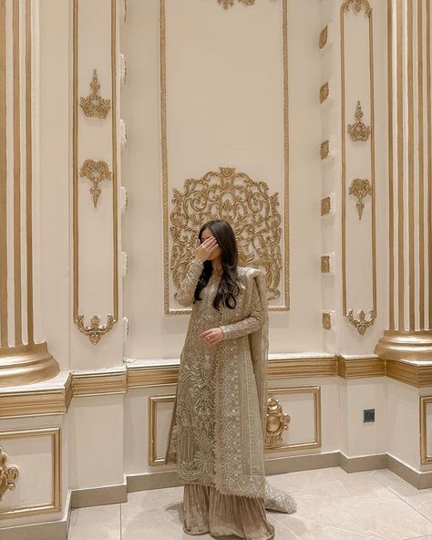 Taking order for this beautiful Outfit colour customization available any other inquiries please contact us on WhatsApp +923117653999 We Ship Worldwide 🌐 - - - #bintezainab #mehndioutfits #mehndibride #makeuptutorial #makeupartist #makeupvideos #bridalgowns #valimareception #pakitanidesigner #ukclothes #pakistanstreetstyle #pakistanicelebrities #gharara #pakistanisuits #punjabweddings #nikahdress #bridaljewellery #photography #mehndijewellery #couplegoals #gownstyle #pakistanidressesuk #hand... Walima Outfit, Jewelry Reels, Pakistani Actress Dresses, Actress Dress, Desi Clothing, Cultural Clothing, Desi Fits, Pakistan Street Style, Eastern Fashion