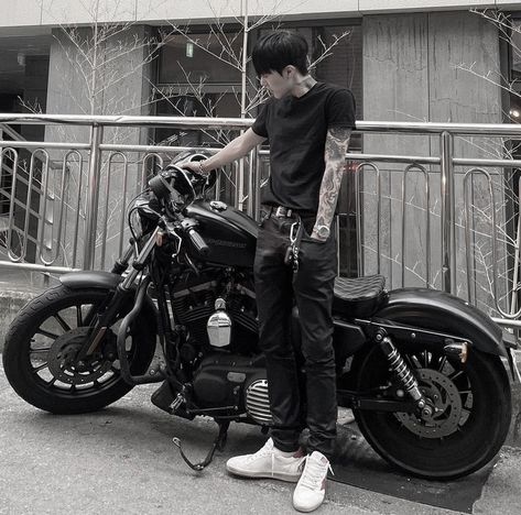 Damon Torrance, Motorcycle Guy, Biker Couple, Biker Photography, Black Outfit Men, Triumph Bobber, Bike Aesthetic, Motorcycle Aesthetic, Japanese Motorcycle