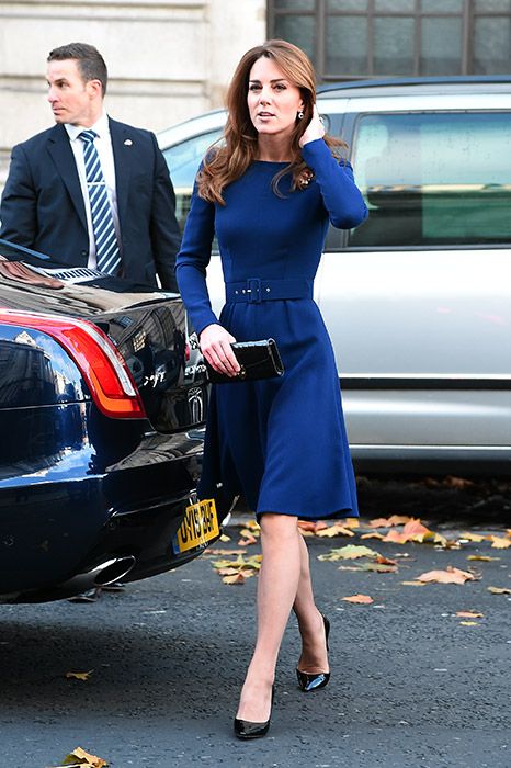 Kate Middleton wears a dreamy royal blue dress for charity launch in London | HELLO! Kate Middleton Blue Dress, Style Kate Middleton, Duchesse Kate, Düşes Kate, Looks Kate Middleton, Chic Fall Fashion, Kate Middleton Outfits, Kate Dress, Kate Middleton Photos