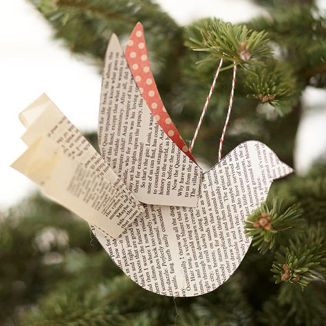 Use our pattern to create a flock of beautiful paper-bird ornaments. More handmade Christmas ornaments: http://www.bhg.com/christmas/ornaments/easy-christmas-ornaments/?socsrc=bhgpin102113paperbird&page=30 Clay Ribbon, Ornaments Ideas, Paper Bird, Farmhouse Christmas Ornaments, Easy Christmas Ornaments, Diy Christmas Ornaments Easy, Diy Christmas Ornament, Folding Origami, Easy Handmade