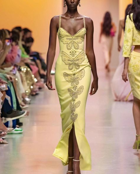 Georgia 🎀 | Georges Hobeika 2025 💛 | Instagram Georges Hobeika, Fashion Design Portfolio, Statement Dress, Dresses By Length, Glamour Fashion, Runway Models, Style Icon, Fashion Magazine, Runway Fashion