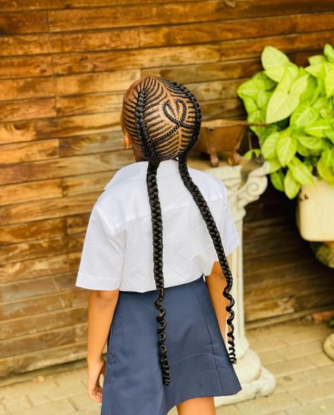 kid's hairstyle Girls Cornrow Hairstyles For Kids, Mama Hairstyle, Freehand Hairstyle, Free Hand Hairstyles, Girls Cornrow Hairstyles, Hair Stylea, Kids Cornrow Hairstyles, Princess Frocks, School Braids