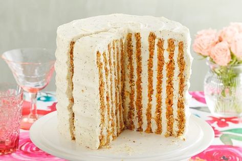 Vertical Cake, Holiday Finger Foods, British Baking Show Recipes, Jelly Roll Cake, Caramel Rolls, 25th Birthday Cakes, Swiss Roll Cake, Cake Piping, Layer Cake Recipes