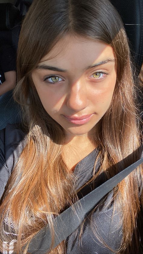 Caramel Hair And Green Eyes, Green Eyes With Brown Flecks, Dark Brown Green Eyes, Woman With Brown Hair And Green Eyes, Light Brown Hair With Green Eyes, Light Hazel Green Eyes, Girl With Green Eyes And Brown Hair, Green Eyes Brown Hair Girl, Girl With Brown Hair And Green Eyes