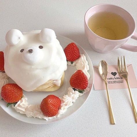 Pastel Cupcakes, Kawaii Dessert, Kawaii Cooking, Cute Baking, Pretty Dessert, Think Food, Deilig Mat, Kawaii Food, Cute Desserts