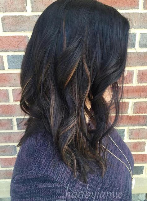 Black Hair With Babylights Hair With Babylights, Hairstyles Highlights, Dark Brown Hair With Highlights, Babylights Hair, Highlights For Dark Brown Hair, 60 Hairstyles, Black Hair Balayage, Short Dark Hair, Hair With Highlights