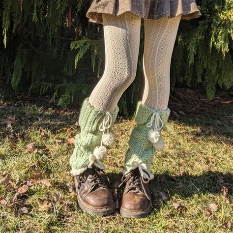 Legwarmers Pattern Free, Crochet Projects Leg Warmers, Crochet Lace Leg Warmers, Crochet Legwarmers Aesthetic, Chunky Crochet Leg Warmers, Fairy Leg Warmers, Cute Legwarmers Outfit, Legwarmers Crochet Pattern Free, Crochet Leg Warmers Aesthetic