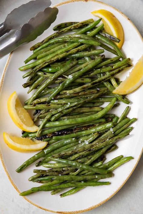 Green Bean Aesthetic, Grilled Green Bean Recipes, Feelgoodfoodie Recipes, Victorian Food, Grilled Green Beans, Seasoned Green Beans, Healthy Mashed Potatoes, Burger Side Dishes, Grilled Vegetable Recipes