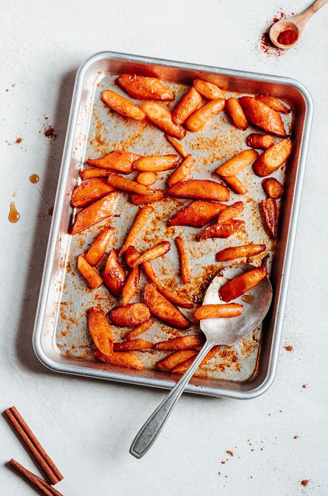 Spicy Maple Cinnamon Roasted Carrots Carrots Baked, Brown Sugar Glazed Carrots, Baked Carrots, Golden Beets, Glazed Carrots, Carrot Recipes, Recipe Roundup, Roasted Carrots, Parsnips