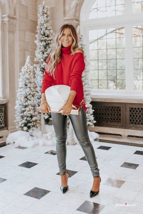 35 Chic Christmas Party Outfit Ideas - Inspired Beauty Christmas Party Outfit Casual, New Year Party Dress, Turtleneck Cutout, Fall Dinner Outfit, Christmas Party Attire, Christmas Outfits Dressy, Office Party Outfits, Casual Christmas Party Outfit, Xmas Outfits