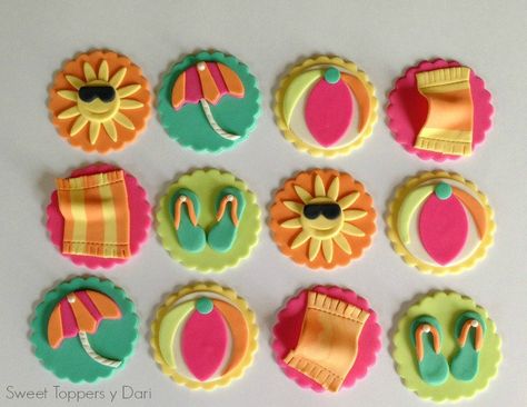 Fondant Pool/ Beach Cupcake Toppers Swim Party Cupcakes, Summer Cupcake Decorating Ideas, Summer Themed Cupcakes, Pool Cupcakes, Beach Theme Cupcakes, Beach Cake Topper, Beach Cupcakes, Pool Party Cakes, Pool Cake