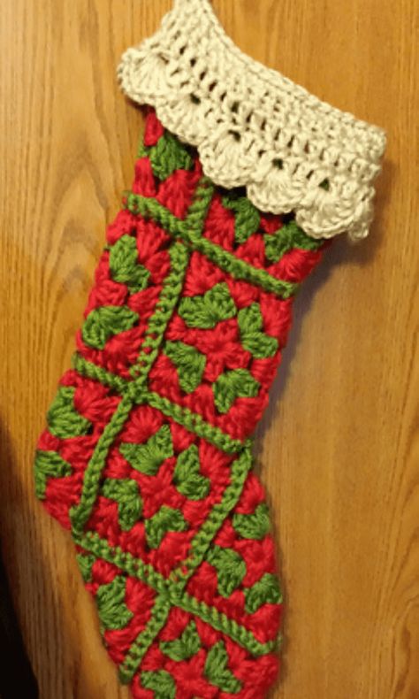 Easy Crochet Stocking, Crochet Stocking Pattern Free, Stockings Crochet, Crochet Stocking Pattern, Granny Square Stocking, Granny Stockings, Stocking Pattern Free, Christmas Knits, Granny Christmas