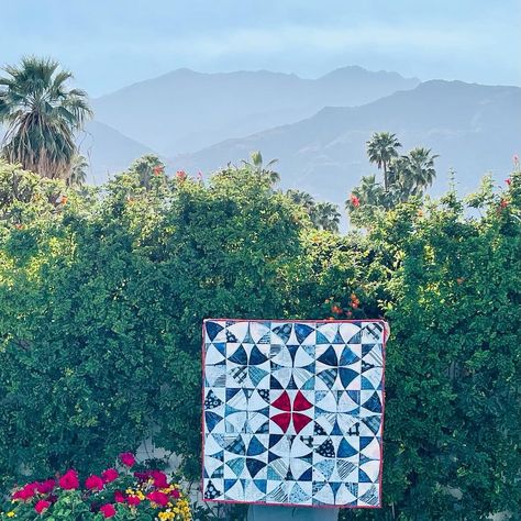 Carl Brown on Instagram: “I just finished this beauty up and the light is perfect outside. It’s #chiccountryquilt from @sewkindofwonderful of which I am a certified…” Brown Quilt, Country Quilts, Be Perfect, The Light, The Outsiders, Lighting, On Instagram, Beauty, Instagram