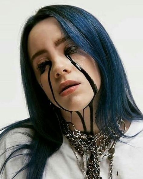 Billie Eilish Black, Billie Eilish Vídeos, Black Tears, Film Disney, Tim Burton, Shawn Mendes, Bad Guy, Photo Profil, Blue Hair