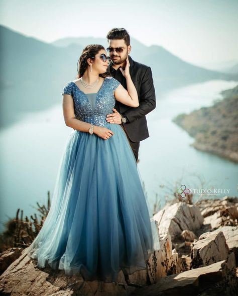 Bahubali Hills Pre Wedding, Bahubali Hill Udaipur Pre Wedding, Post Wedding Poses, Couple Stills Outdoor, Pre Wedding Couple Poses Photography, Preeweding Shoot Outdoor, Priweding Photos Indian, Pree Weeding Pose Indian, Pre Wedding Shoot Ideas Outdoor