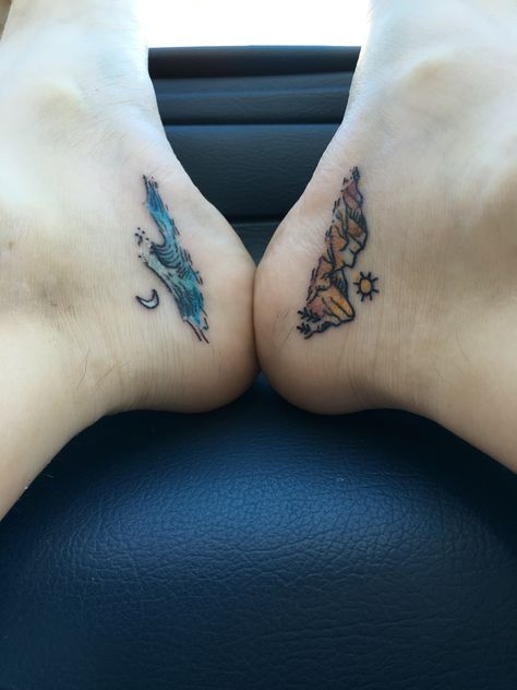 Creative twist on a sun and moon tattoo using the ocean and mountains Tattoo Mountain, Парные Тату, Estilo Grunge, Mountain Tattoo, Best Friend Tattoos, Foot Tattoo, Sister Tattoos, Friend Tattoos, Trendy Tattoos