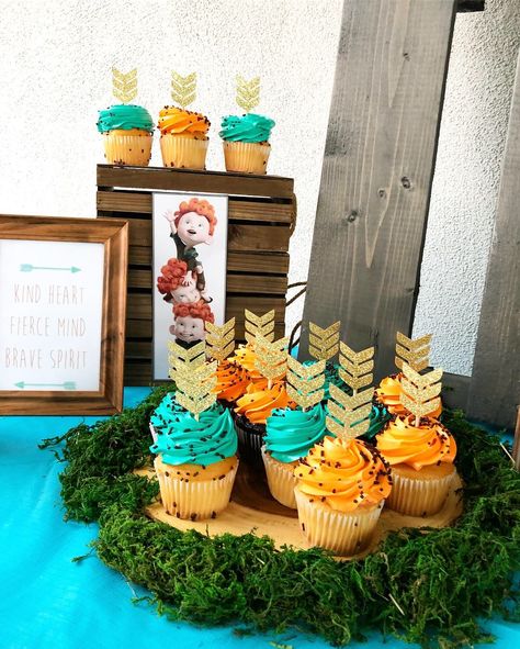 Merida Cake, Merida Birthday Party, Archery Party, Brave Birthday Party, Brave Party, Braves Party, Disney Princess Wedding, Princess Merida, Holiday Party Foods