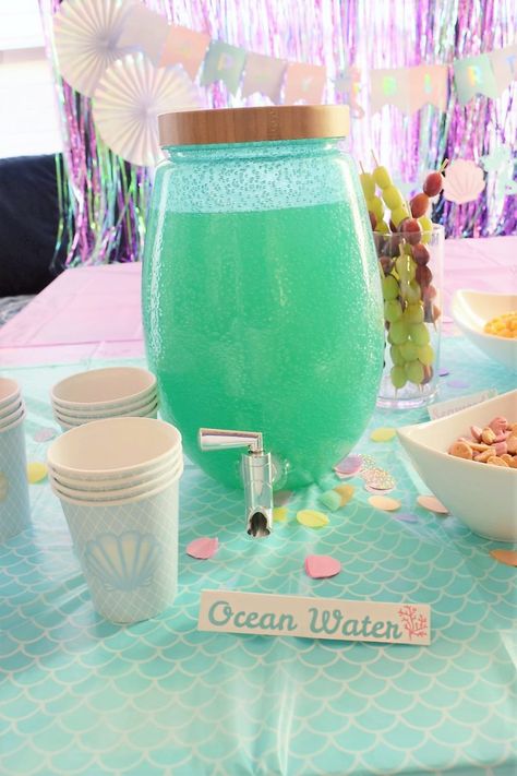 Under The Sea Punch Recipe, Mermaid Party Punch, 2 Year Mermaid Party, Under The Sea Themed Food Ideas, Mermaid Water Drink Non Alcoholic, Mermaid Party Drinks, Mermaid Breakfast Party, Mermaid Punch Alcoholic, Mermaid Drink Nonalcoholic